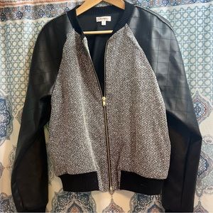 Olsenboye Quilted Gray and Black Faux Leather Full Zip Bomber Jacket (L)